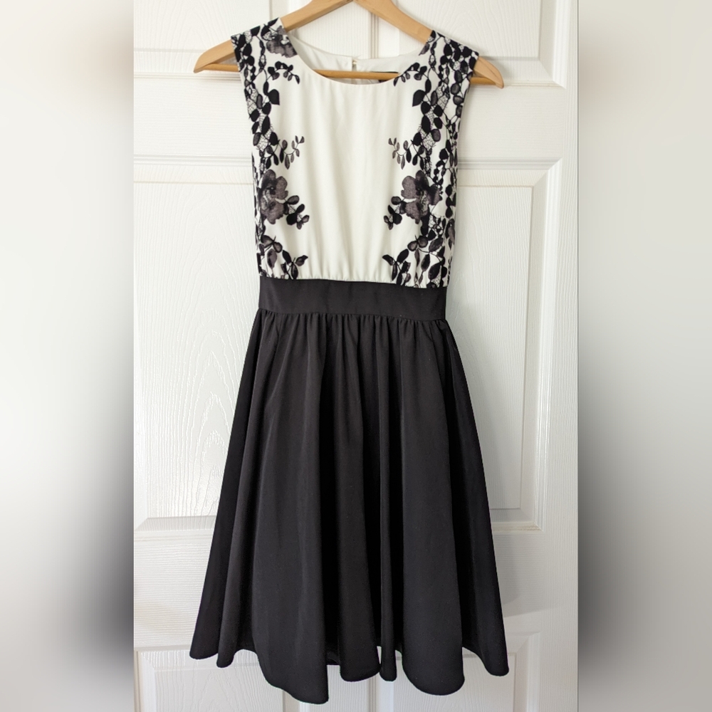 Jacob Black and White Sleeveless Dress Size L